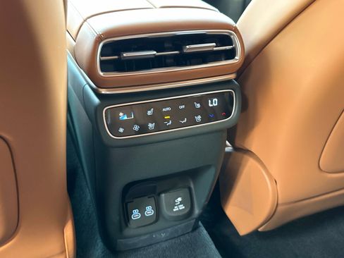 Used 2026 Genesis GV80 3.5T Prestige image 43