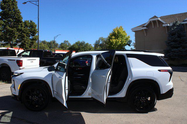 Used 2026 Chevrolet Traverse RS AWD/4WD image 9