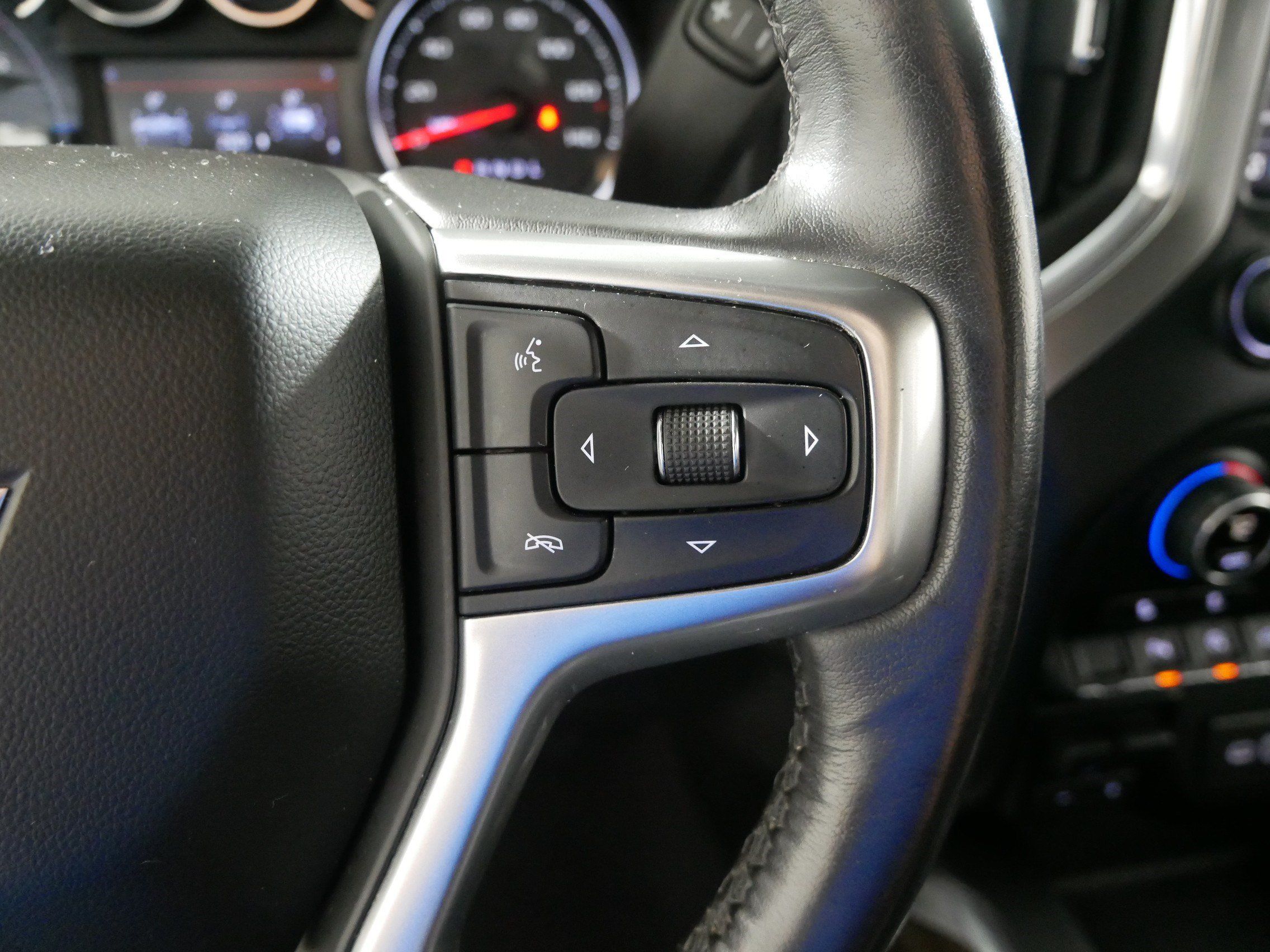 Certified 2020 Chevrolet Silverado 1500 RST AWD/4WD image 28