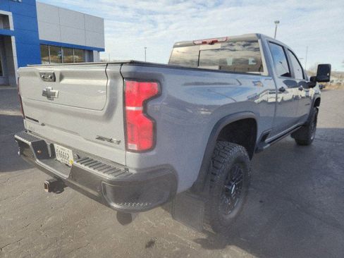 Used 2024 Chevrolet Silverado 2500 ZR2 w/ Technology Package image 5