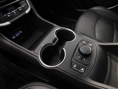 Used 2023 GMC Terrain SLT image 28