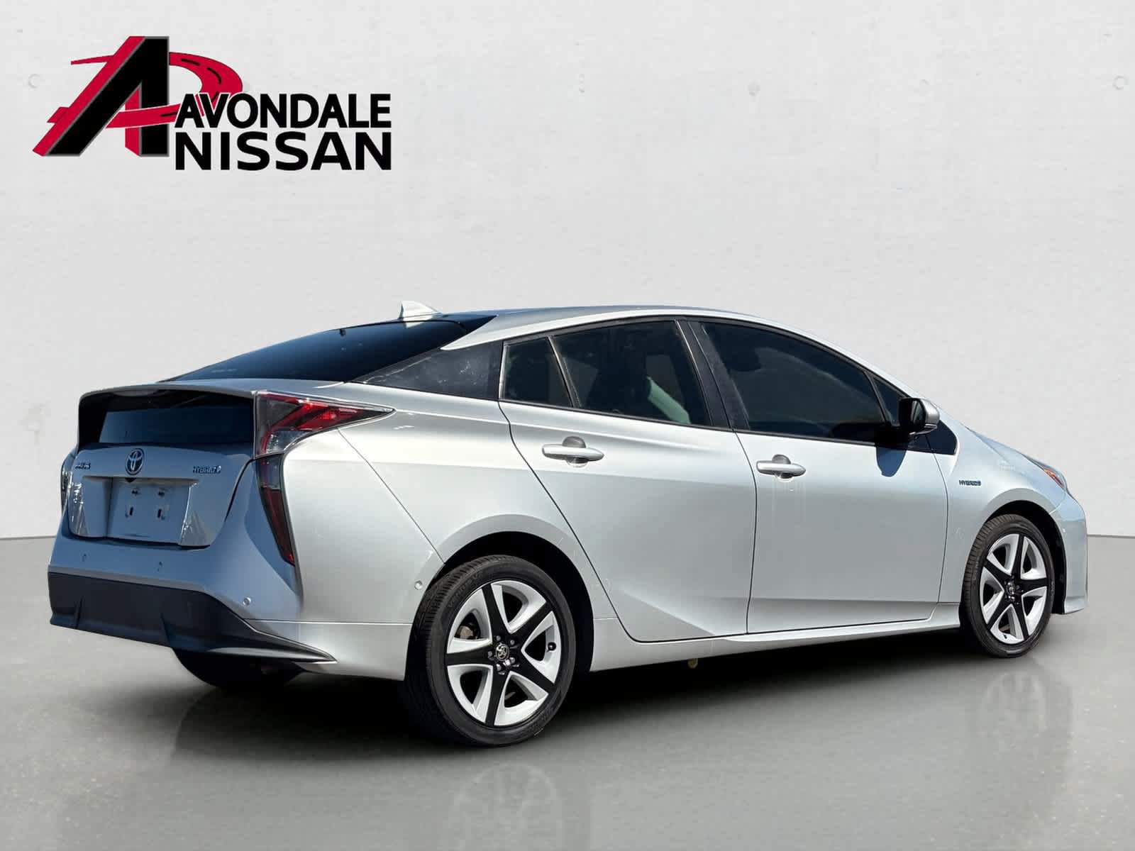 Used 2017 Toyota Prius Three Touring FWD image 3