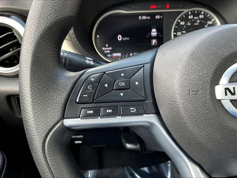 Used 2021 Nissan Versa SV FWD image 10