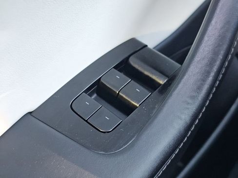 Used 2018 Tesla Model 3 Long Range image 29