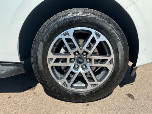 Used 2025 Ford Expedition Active AWD/4WD image 41
