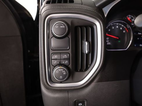 Used 2020 Chevrolet Silverado 1500 RST w/ RST Value Package image 7