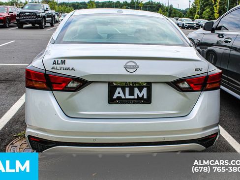 Used 2024 Nissan Altima 2.5 SV FWD image 6