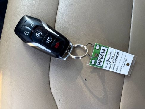 Used 2016 Ford Explorer XLT w/ Equipment Group 202A FWD image 29