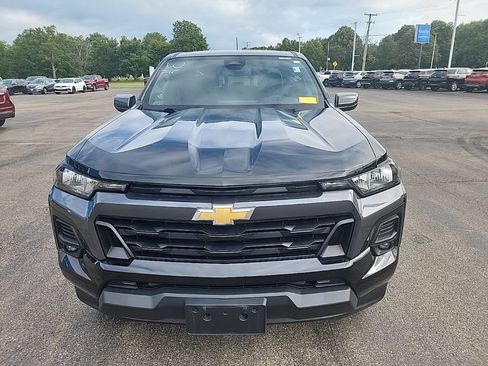 Used 2023 Chevrolet Colorado LT w/ LT Convenience Package II AWD/4WD image 2