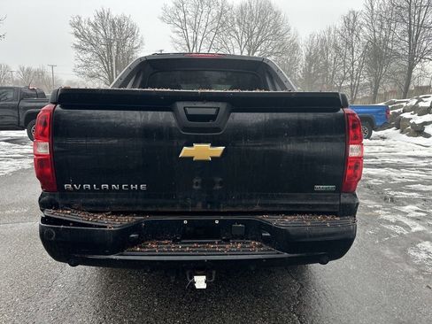 Used 2011 Chevrolet Avalanche LT w/ Luxury Package image 4