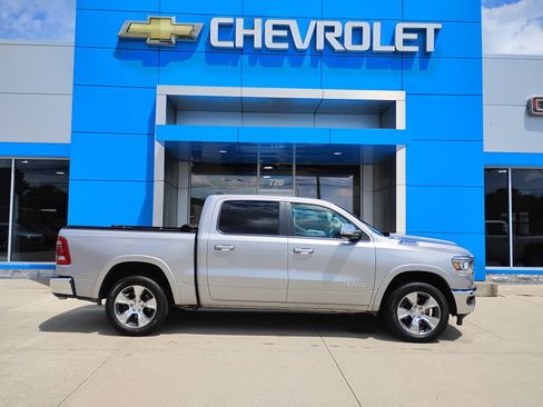 Used 2022 RAM 1500 Laramie AWD/4WD image 5