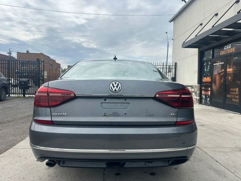 Used 2017 Volkswagen Passat 1.8T R-Line FWD image 5