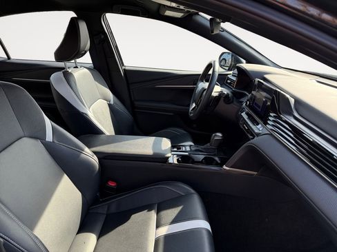 Certified 2025 Toyota Camry SE FWD image 15