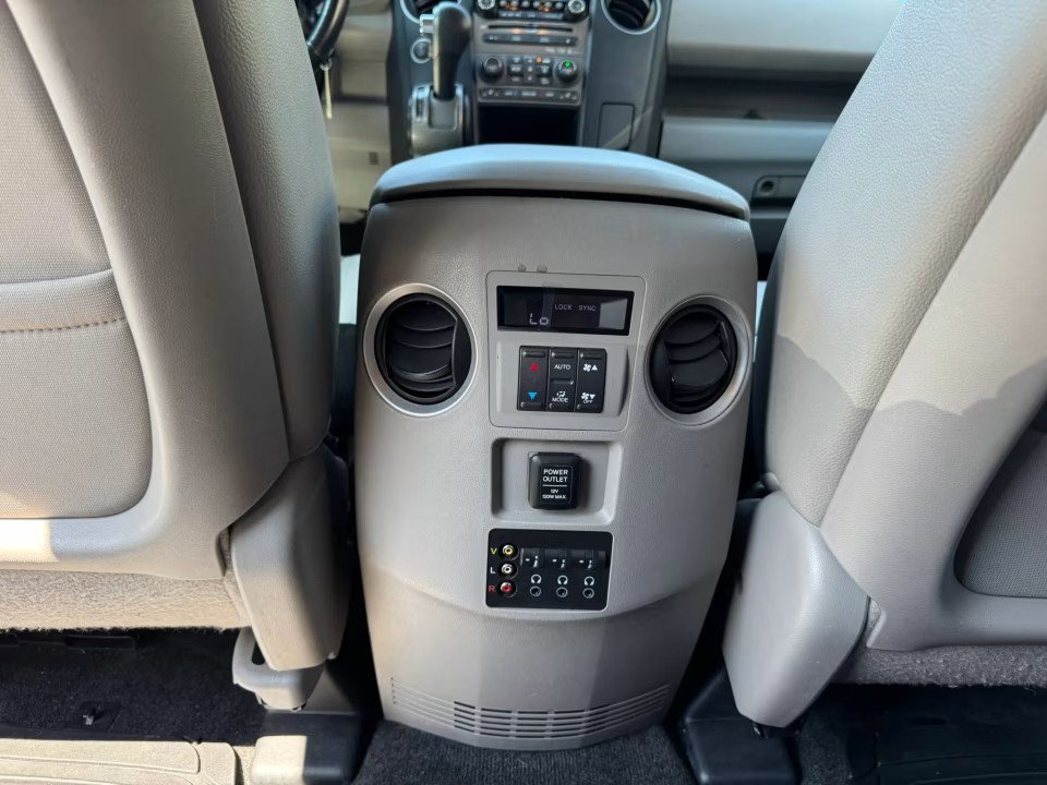Used 2012 Honda Pilot Touring image 29