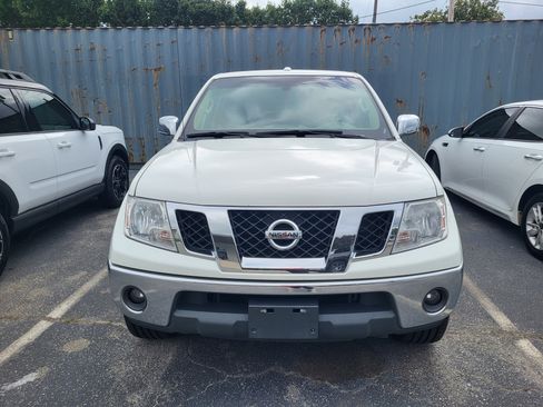 Used 2013 Nissan Frontier SL RWD image 2