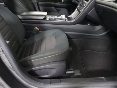 Used 2020 Ford Fusion SE image 28
