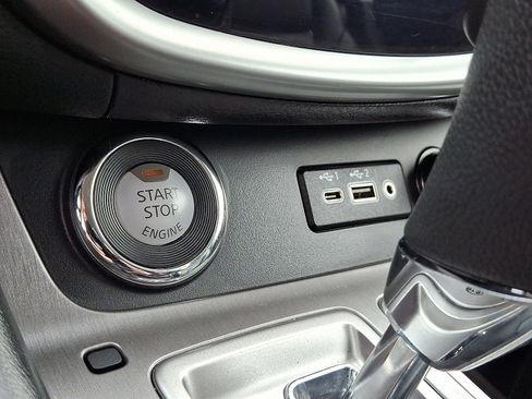 Used 2023 Nissan Murano SV image 32