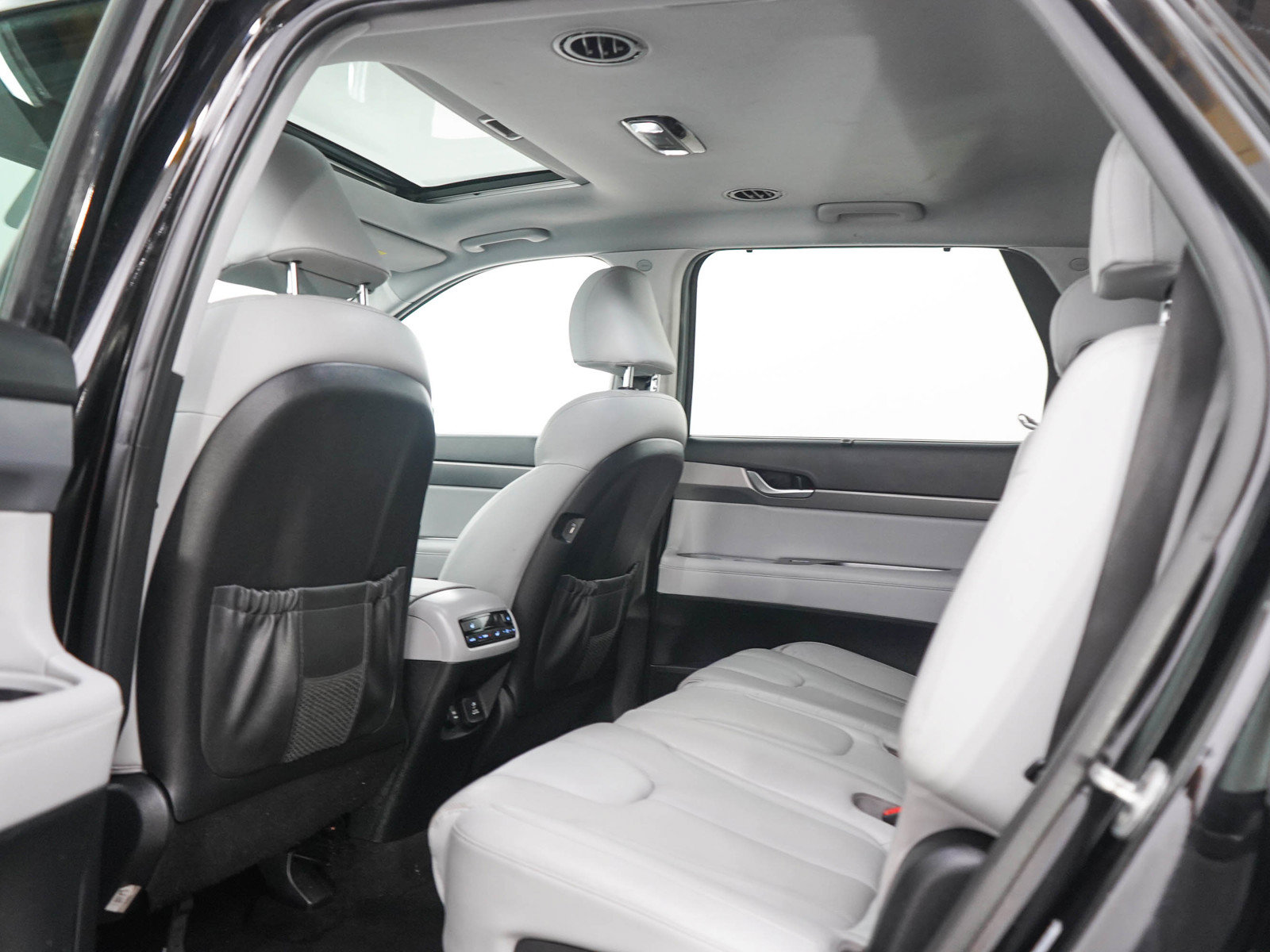 Used 2022 Hyundai Palisade SEL w/ 8P Bench Seat Package AWD/4WD image 18