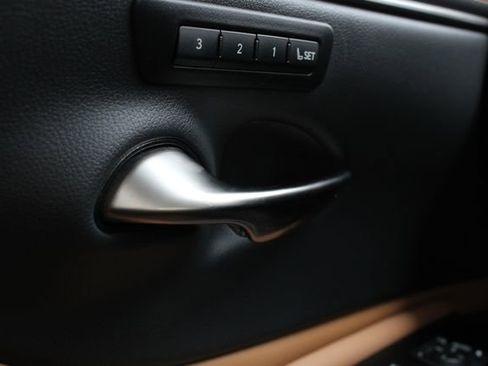 Used 2024 Lexus ES 350 w/ Premium Package FWD image 7