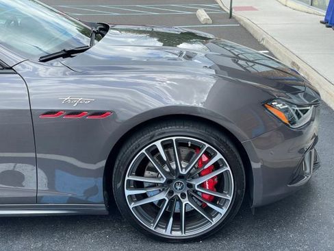 Used 2022 Maserati Ghibli Trofeo RWD image 23