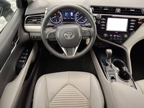 Used 2020 Toyota Camry SE w/ Cold Weather Package AWD/4WD image 13