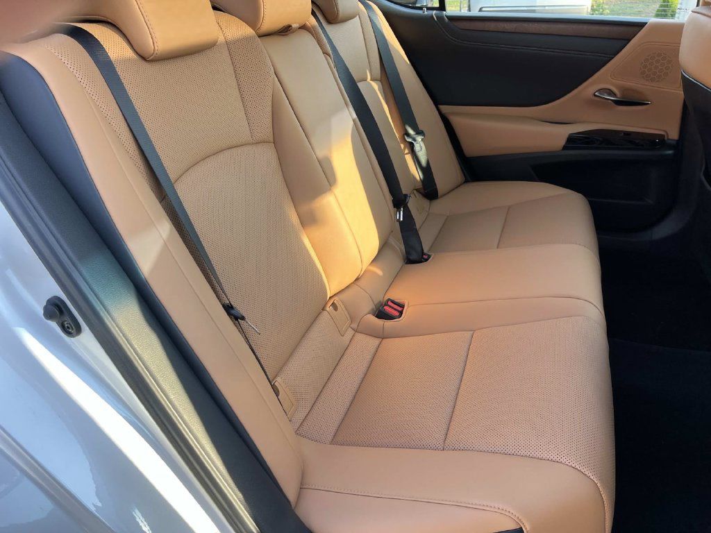 Used 2023 Lexus ES 350 w/ Premium Package FWD image 24