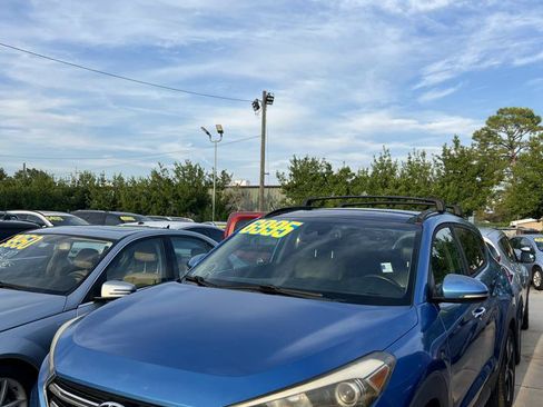 Used 2017 Hyundai Tucson Limited w/ Limited Ultimate Package 03 FWD image 2