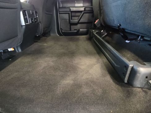 Used 2020 Ford F150 XLT w/ Equipment Group 302A Luxury AWD/4WD image 33
