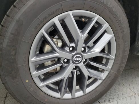 Used 2023 Nissan Rogue S image 31