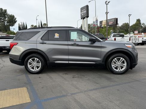 Certified 2022 Ford Explorer XLT image 8