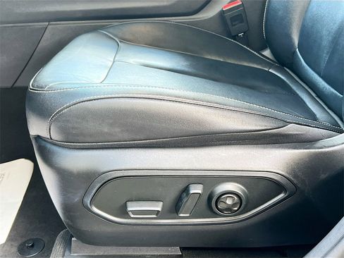 Used 2023 Jeep Grand Cherokee L Limited image 19