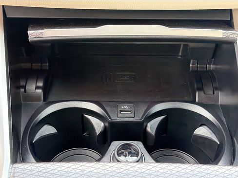 New 2025 BMW 330i 330i w/ Convenience Package image 32