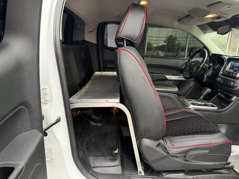 Used 2020 Chevrolet Colorado LT w/ Safety Package RWD image 19