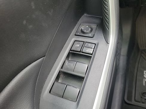 Used 2022 Toyota RAV4 LE FWD image 16