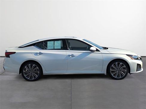 Used 2025 Nissan Altima 2.5 SL image 6