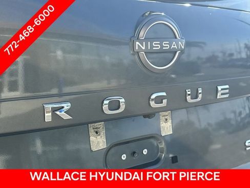 Used 2023 Nissan Rogue SV FWD image 8