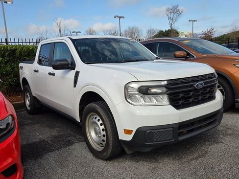 Used 2023 Ford Maverick XL image 3