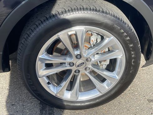 Used 2019 Ford Explorer Limited w/ Ford Safe & Smart Package image 31