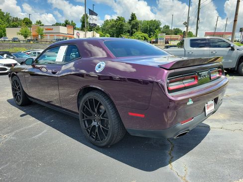 Used 2020 Dodge Challenger SXT RWD image 21