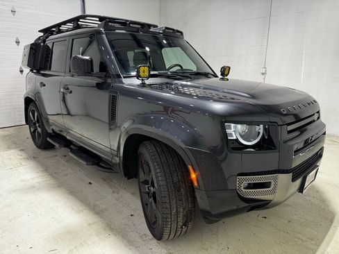 Used 2023 Land Rover Defender 110 X-Dynamic SE image 3