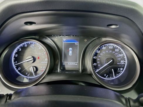 Used 2021 Toyota Camry SE FWD image 18