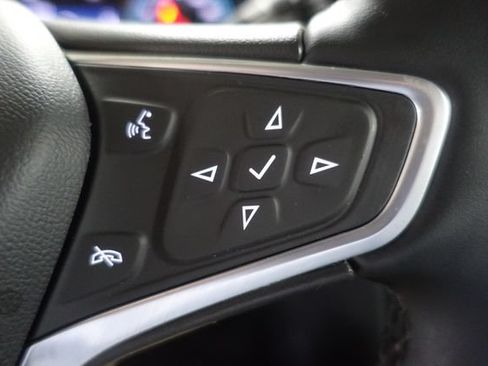 Used 2023 Chevrolet Equinox LT FWD image 14
