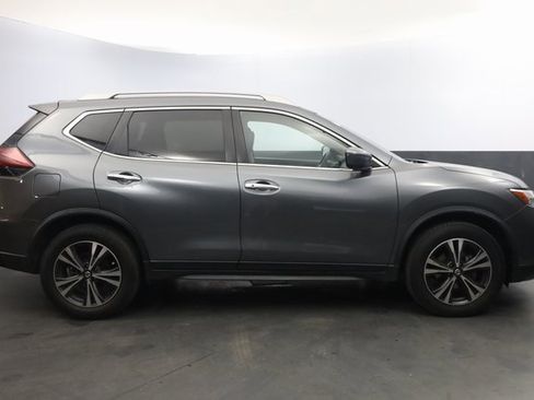 Used 2020 Nissan Rogue SV w/ Premium Package image 4