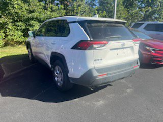 Used 2019 Toyota RAV4 LE w/ All Weather Liner Package FWD image 4