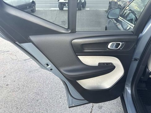 Used 2020 Volvo XC40 T5 Inscription w/ Protection Package Premier image 14