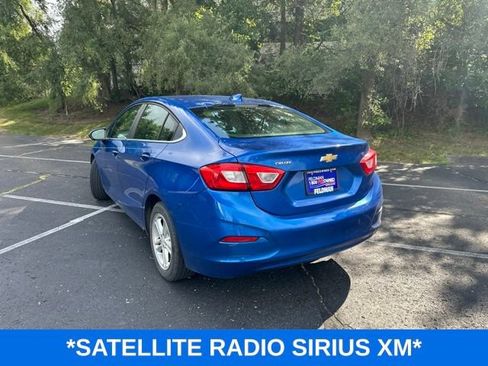 Used 2018 Chevrolet Cruze LT w/ Convenience Package FWD image 5