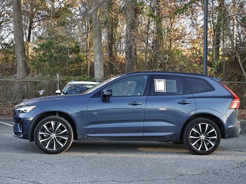 Used 2024 Volvo XC60 B5 Plus image 2