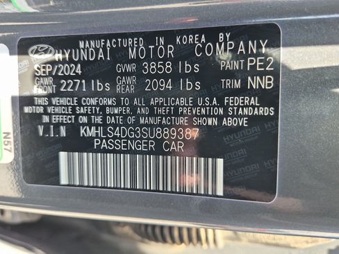 Certified 2025 Hyundai Elantra SEL FWD image 37