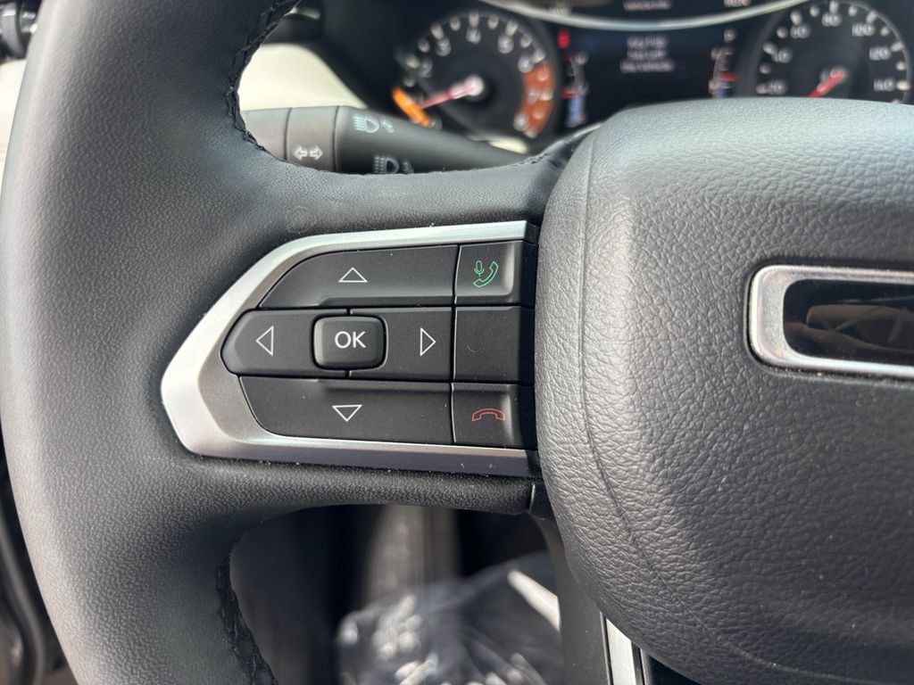 Used 2023 Jeep Compass Limited AWD/4WD image 16