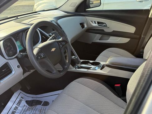 Used 2017 Chevrolet Equinox LS image 3